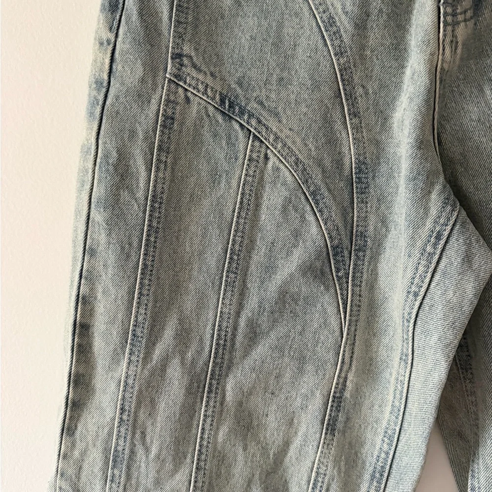 NWT White Fox Did You Miss Me Mid Rise Straight Leg Denim Size Medium Acid Wash - Picture 8 of 16